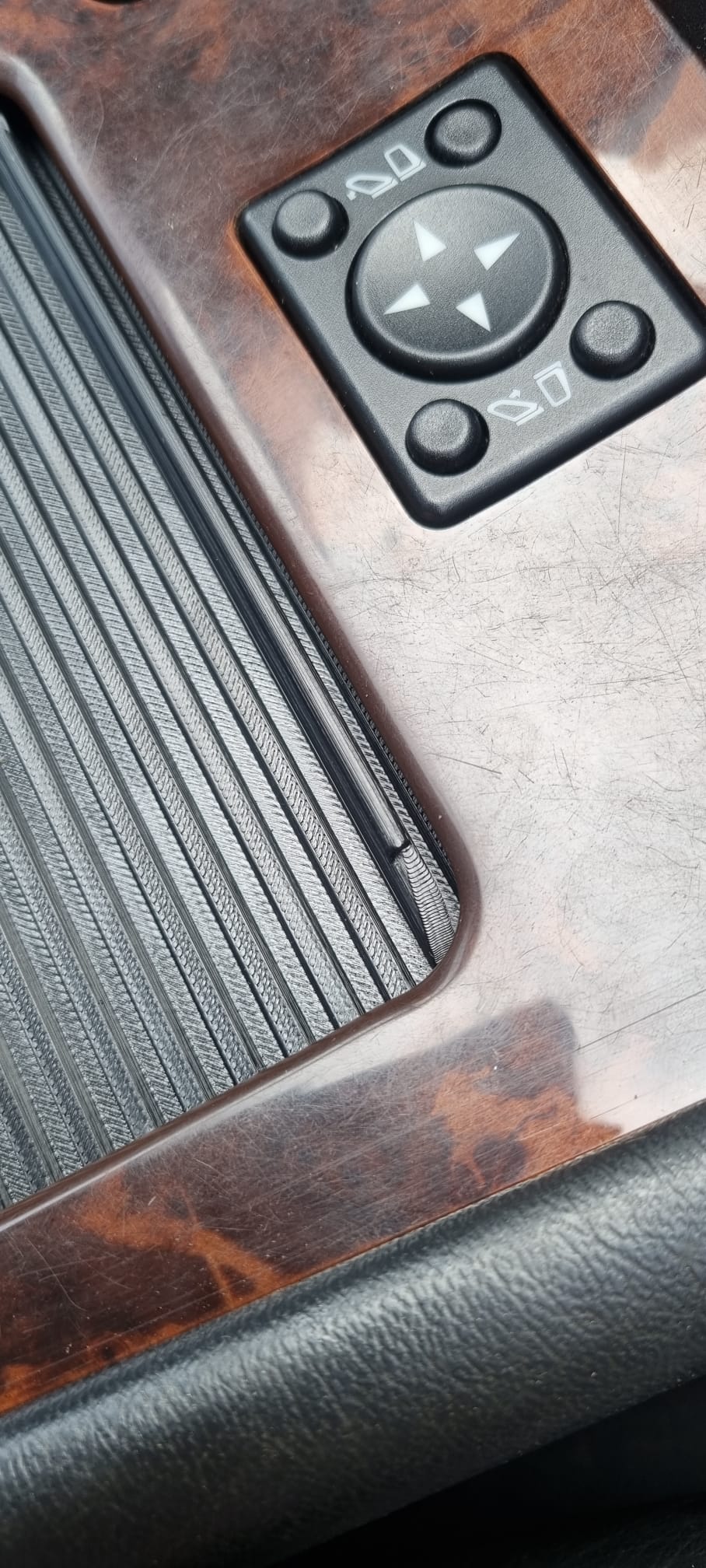 “ML Secret Slider” Rollo Ablagefach Mittelkonsole für Mercedes W163 ML 270 320 400 500 55 AMG ML63