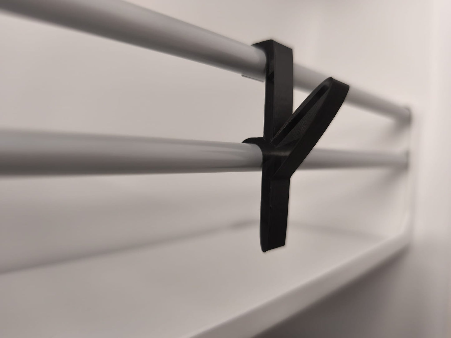 "Bubble-Box" Trenner für das Badregal beim VW Crafter Grand California