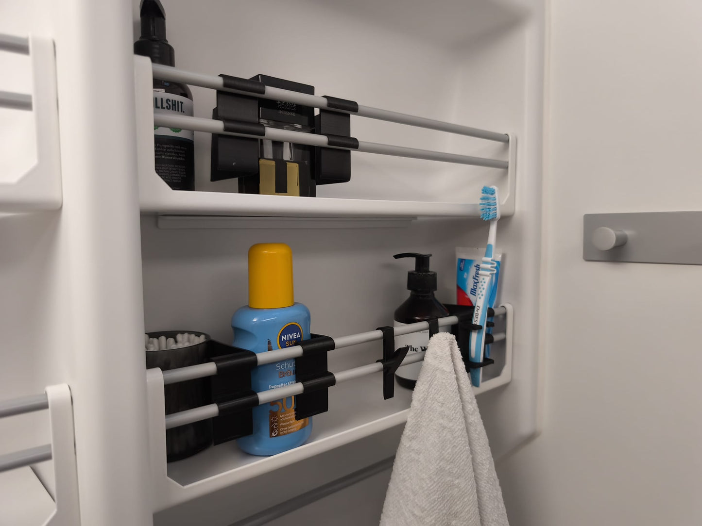 "Bubble-Box" Trenner für das Badregal beim VW Crafter Grand California