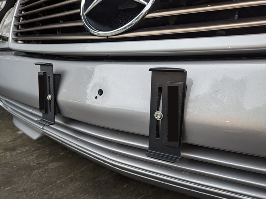 "PlateMate" Kennzeichenhalter für Mercedes Benz R129 SL500 SL320 W129 C129 A1298850581 vorn