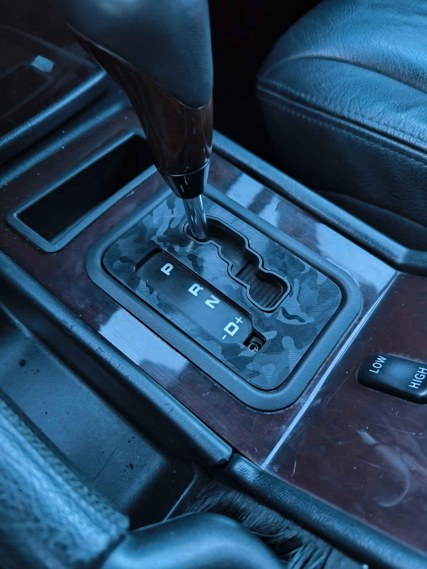 Cover für Wählhebel Schaltkulisse Mercedes W463 G500L G320 AMG A1632670188