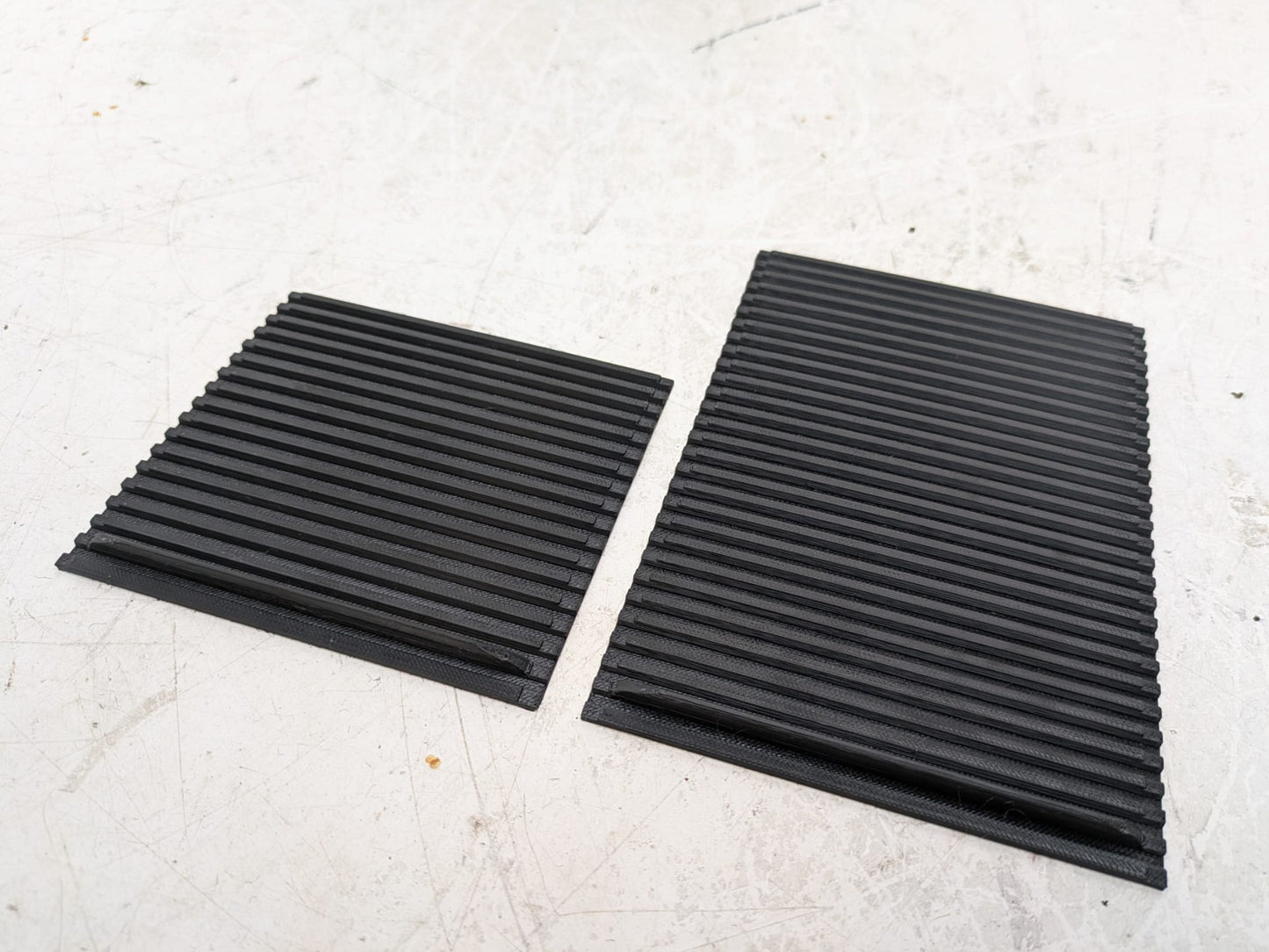 "Slide-n-Hide" Zweiteiliges Rollo für Mercedes R129 SL320 500 73 500SL 300SL Mittelkonsole Jalousie schwarz