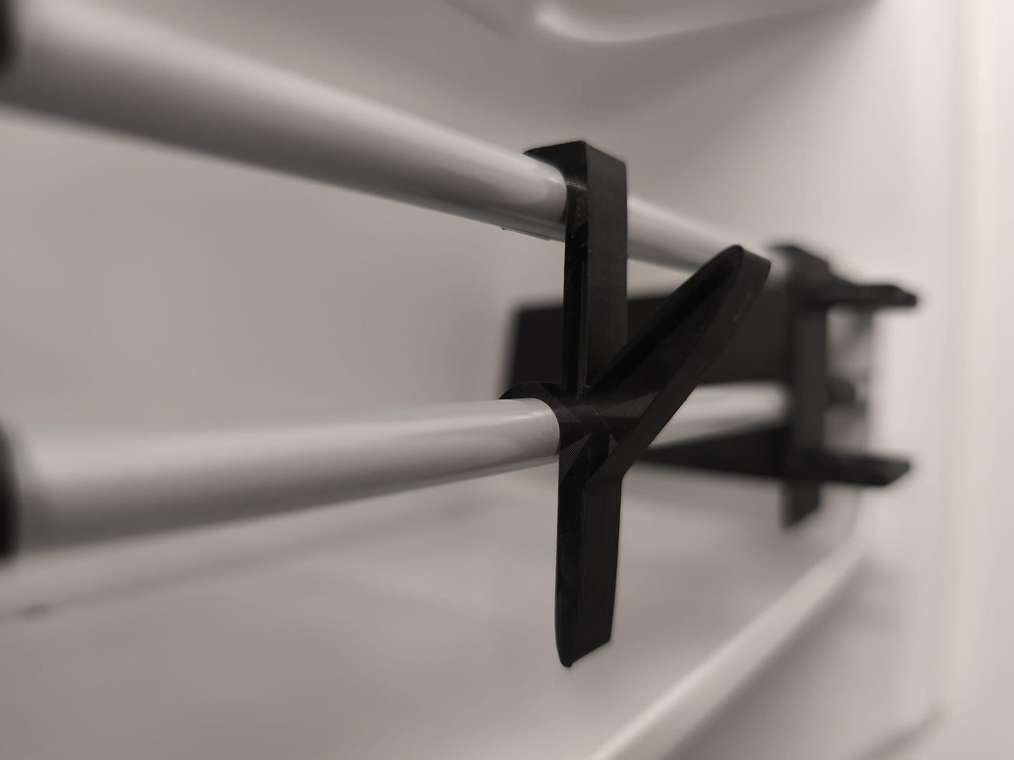 "Bubble-Box" Trenner für das Badregal beim VW Crafter Grand California