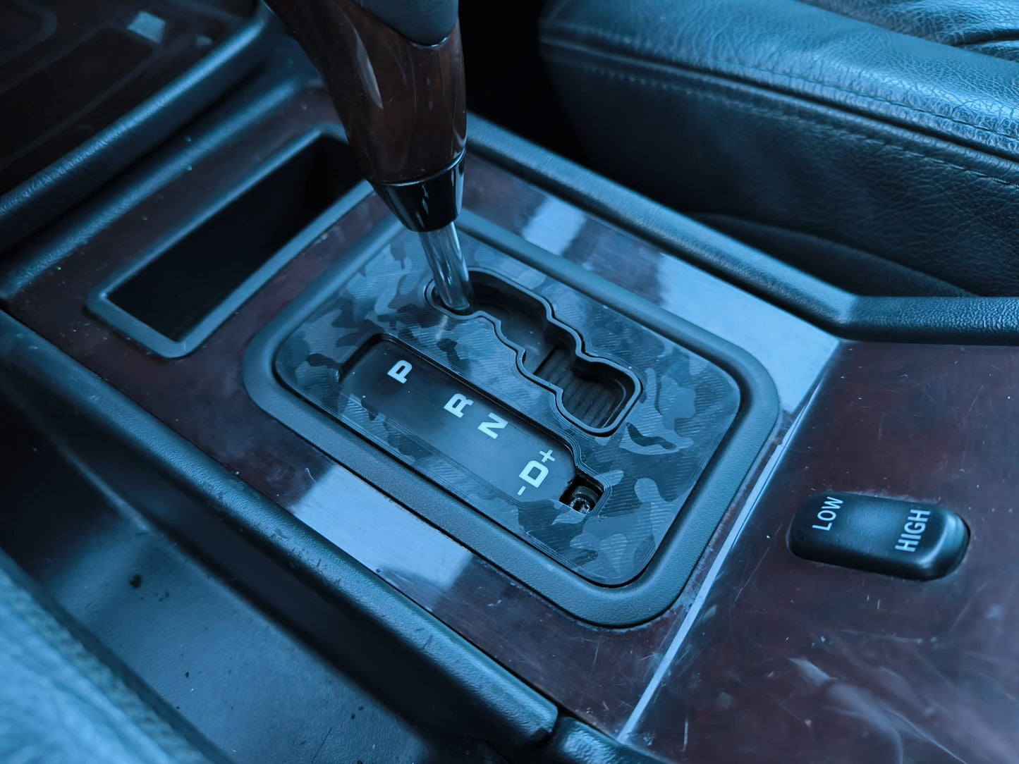 Cover für Wählhebel Schaltkulisse Mercedes W463 G500L G320 AMG A1632670188