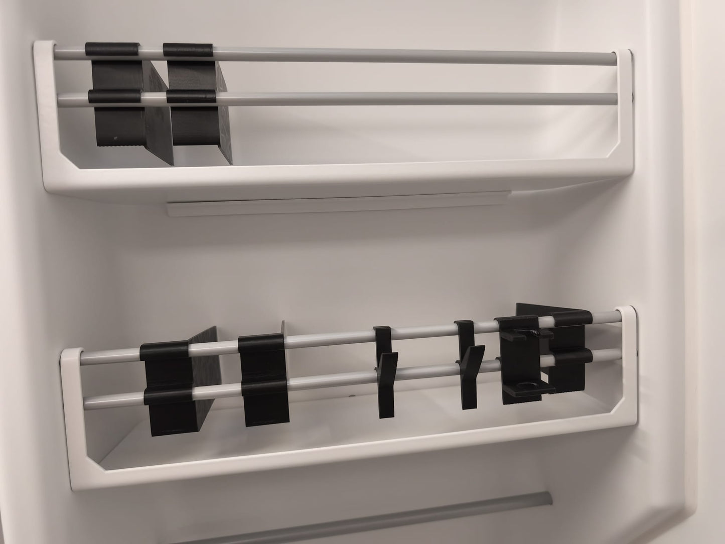 "Bubble-Box" Trenner für das Badregal beim VW Crafter Grand California