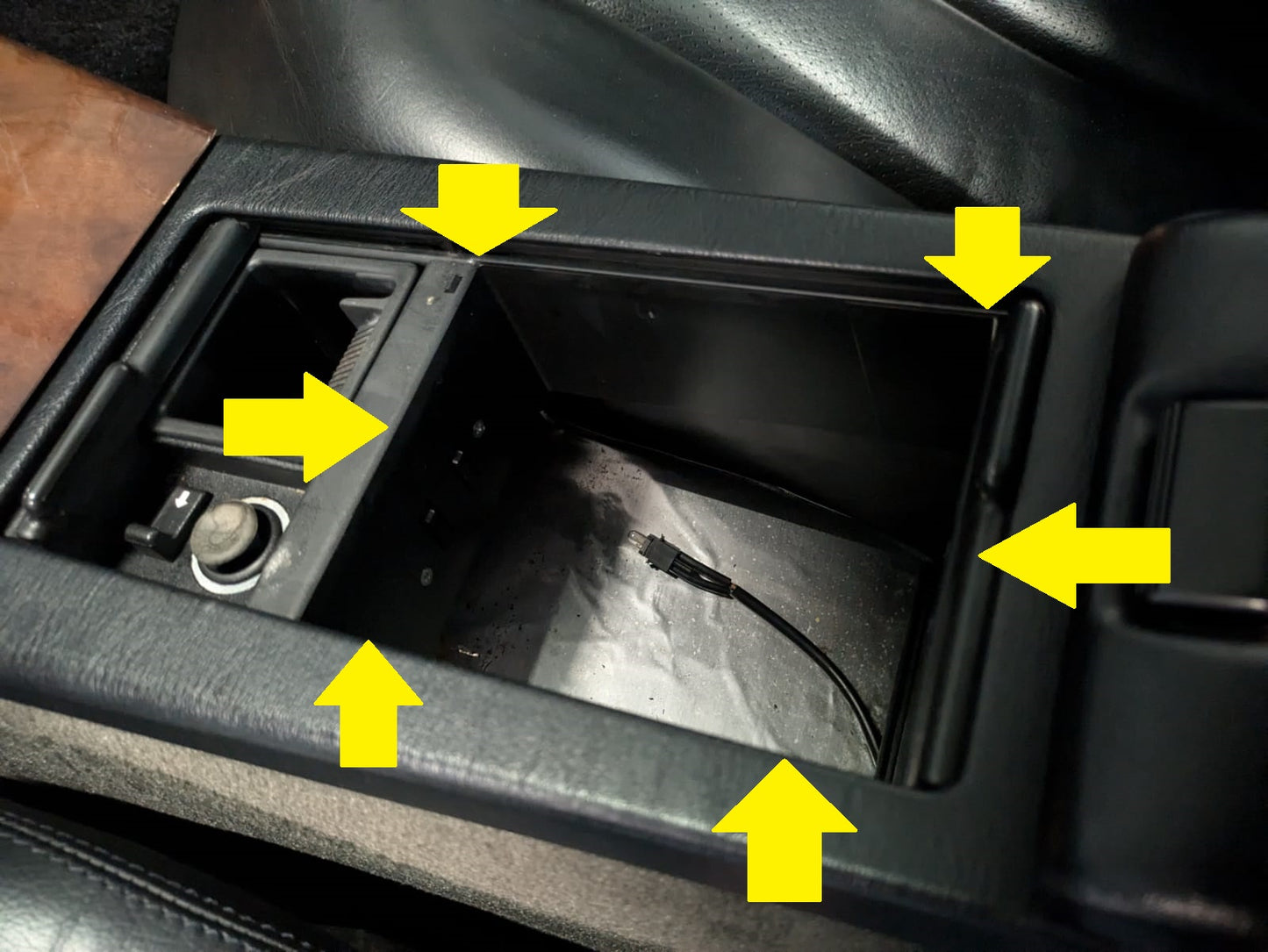 "Sip-n-Scroll" Cupholder Becherhalter Getränkehalter für Mercedes R129 SL 500 320 300 73 AMG 3D