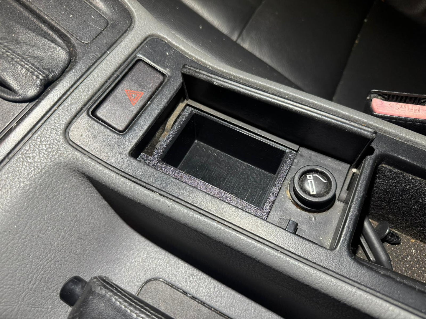 "Sneaky Stash" für BMW E31 840i 840ci 850 850CSI Aschenbecher Ascher Ablagefach Mittelkonsole