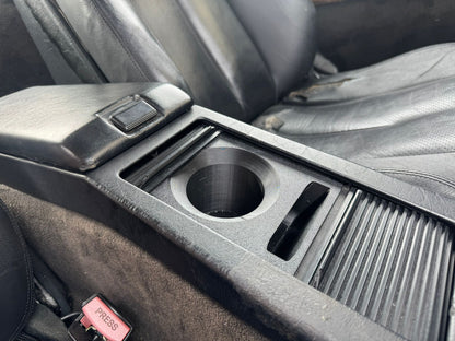 "Sip-n-Scroll" Cupholder Becherhalter Getränkehalter für Mercedes R129 SL 500 320 300 73 AMG 3D