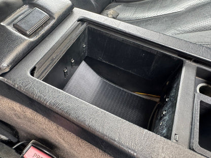 "Sip-n-Scroll" Cupholder Becherhalter Getränkehalter für Mercedes R129 SL 500 320 300 73 AMG 3D