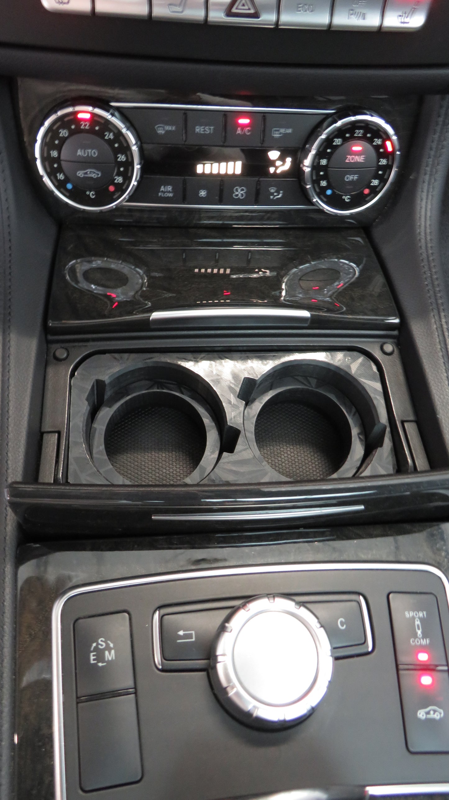 “CLS Thirst Terminator” Becherhalter Cupholder Getränkehalter für Mercedes Benz W218 CLS 63 500 320