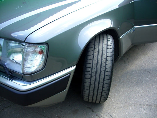 "Fat-Baby-Benz" Kotflügelverbreiterungssatz Fender für Mercedes Benz W201 W202 W124 AMG +5mm Set