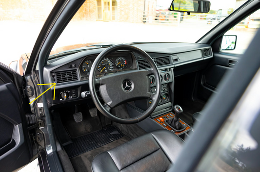 "Cupholder Disguised as a Vent" Mercedes W201 190E Rahmen + Cupholder Lüftungsdüse links