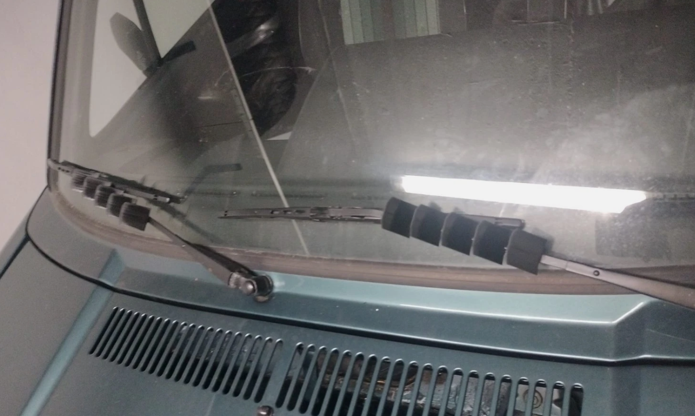 "Hold-Down" Lamellenspoiler für 90er Jahre Fahrzeuge im DTM-Style W201 190E etc.