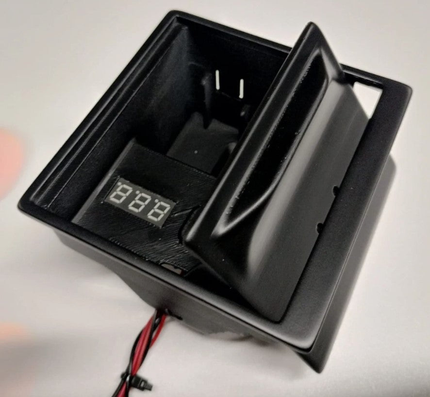 Ashtray-Upgrade für Ferrari F430 F360 mit Batterieanzeige und 2x USB-C