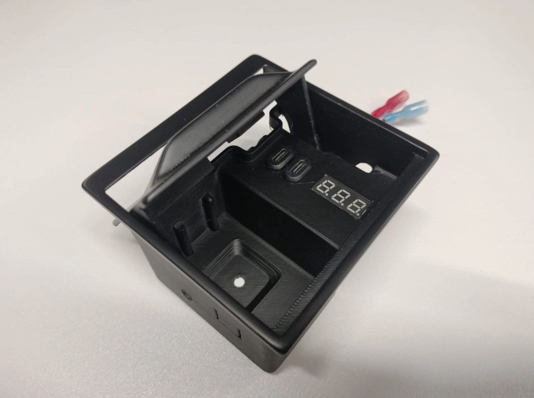 Ashtray-Upgrade für Ferrari F430 F360 mit Batterieanzeige und 2x USB-C