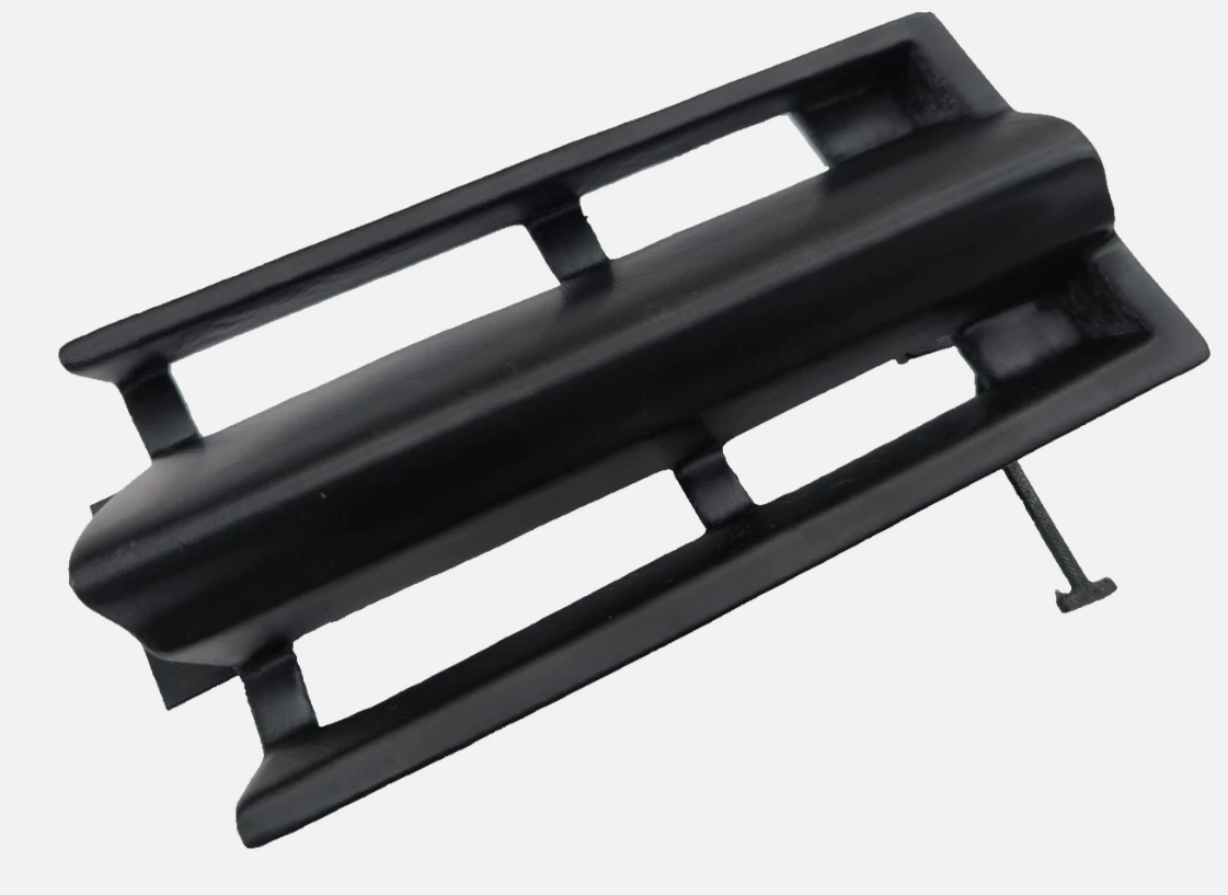 Tow Hook Cover in AMG Stoßstange für Mercedes Benz W124 C124