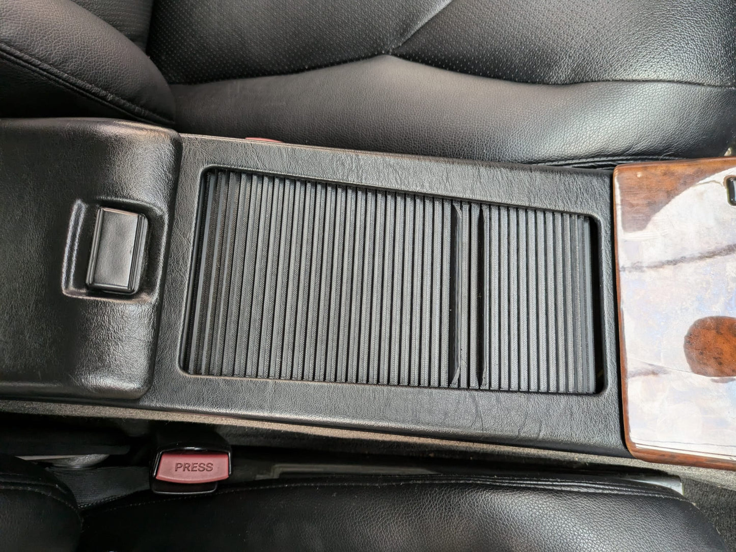 "Slide-n-Hide" Zweiteiliges Rollo für Mercedes R129 SL320 500 73 500SL 300SL Mittelkonsole Jalousie schwarz