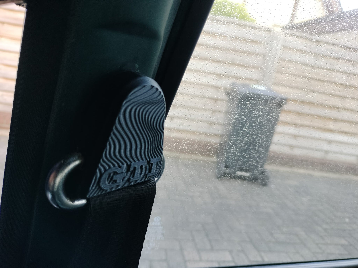 "Rabbit-Hole-Cover" Abdeckungen für die Gurthalter beim Golf 1 MK1 mit "GTi" Schriftzug