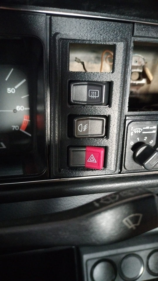 Tacho Blende und Blindstopfen Tastenblende für Golf 1 MKI 171837235 inkl. GTi