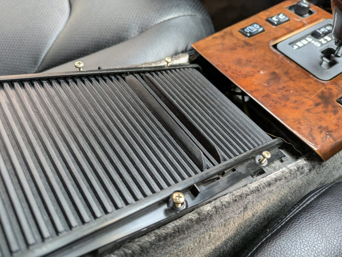 "Slide-n-Hide" Zweiteiliges Rollo für Mercedes R129 SL320 500 73 500SL 300SL Mittelkonsole Jalousie schwarz