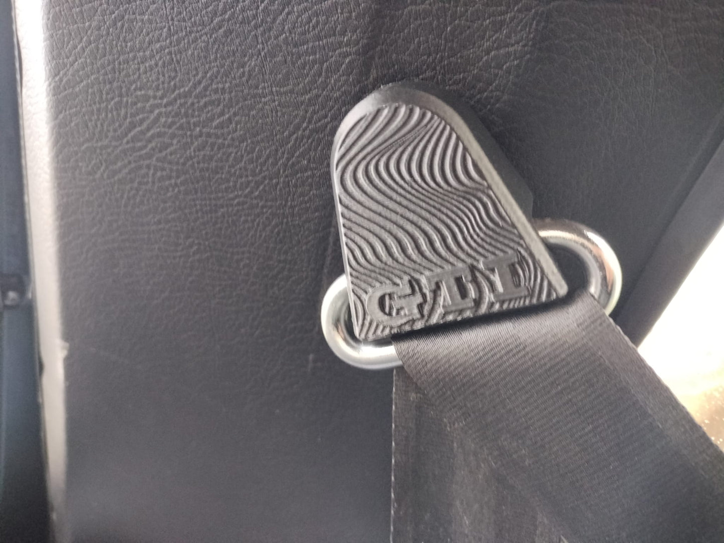 "Rabbit-Hole-Cover" Abdeckungen für die Gurthalter beim Golf 1 MK1 mit "GTi" Schriftzug